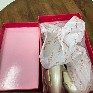 Nina Pegasus Toddler Patent Ivory Slip On Flats w/ Bows Size 11 M